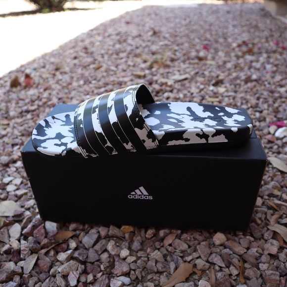 Adidas Women's Adilette Comfort Slide Sandal - Picture 2 of 5